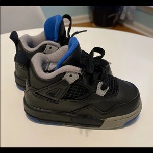 💥sold💥Toddler Jordan 4s size 6c